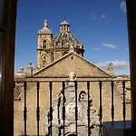 Oyo Fonda Sanchez 2*