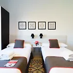 Oyo Fonda Sanchez 2*