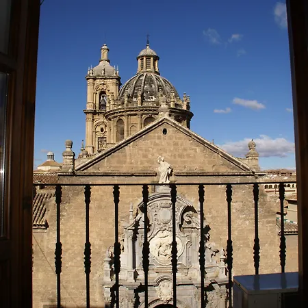Oyo Fonda Sanchez 2*