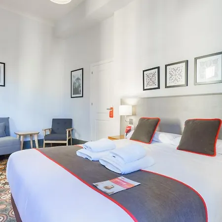 Oyo Fonda Sanchez 2*